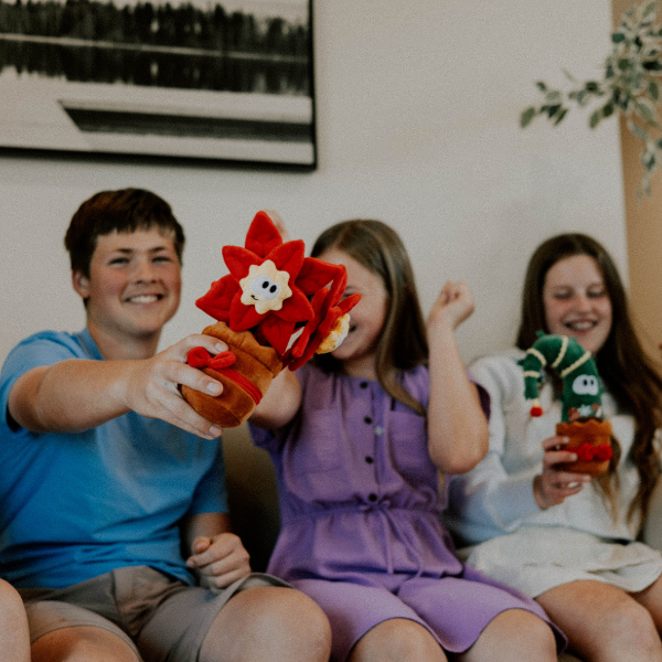 Bloom Buds - 2 plushies (photo 4 of 4)